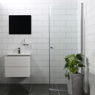 Bathlife Allsidig Dusjd&#248;r 70 cm, Alu Blank/Klart Glass