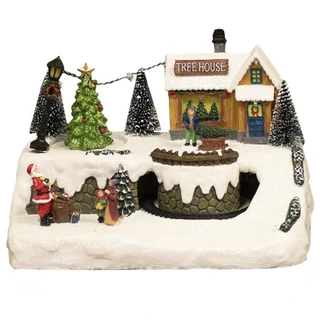 Nordic Winter Treehouse julelandsby 29x19, 5x19 cm, medlys og musik